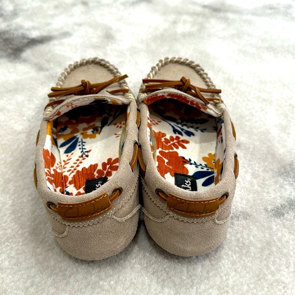 Clarks flat - Picture 2 of 4